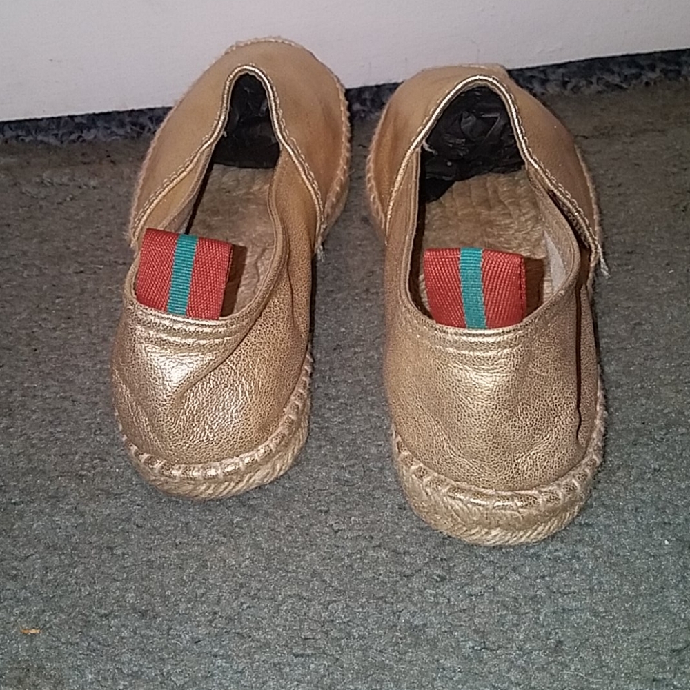 Shoes - Picture 4 of 5